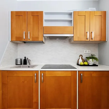 Ad Cozy Studio Near Bus Station, In The City Center, 3 Km From Airport
